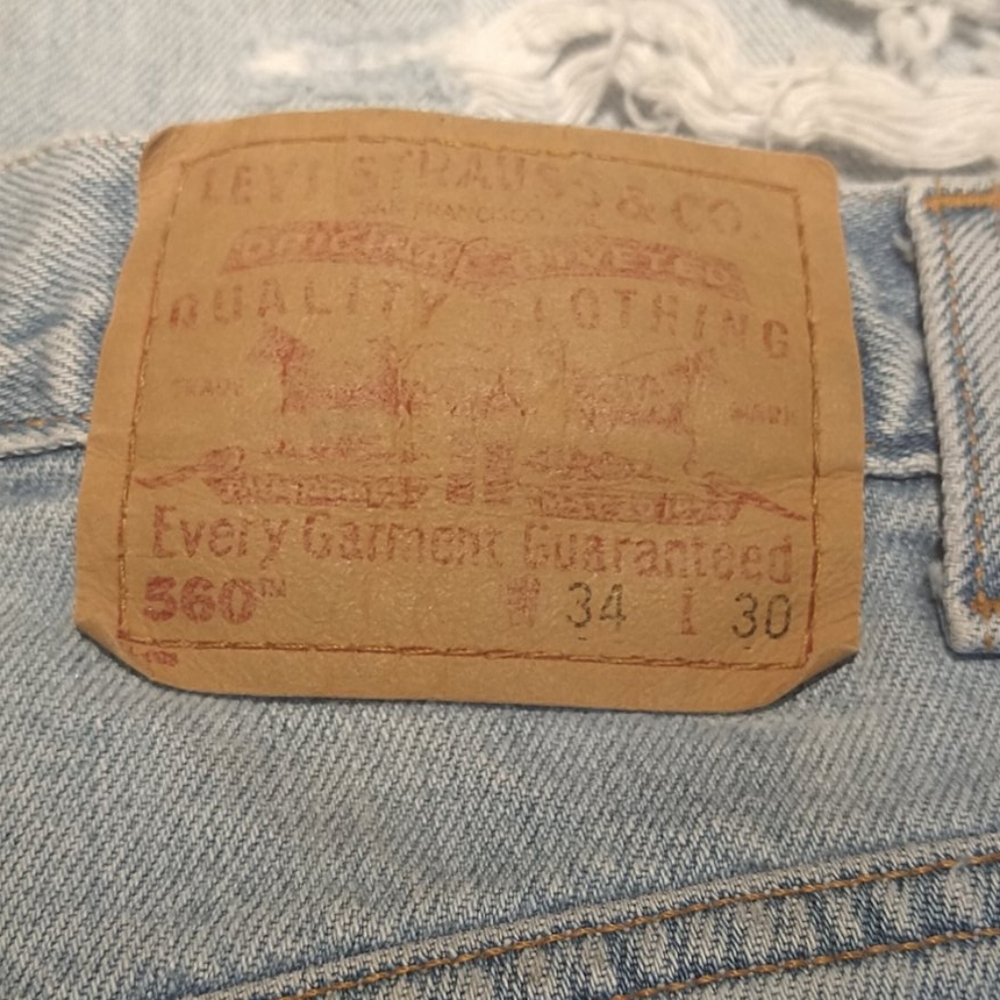 NWOT LEVI'S DESTROYED JEANS SIZE 34 - Picture 4 of 6